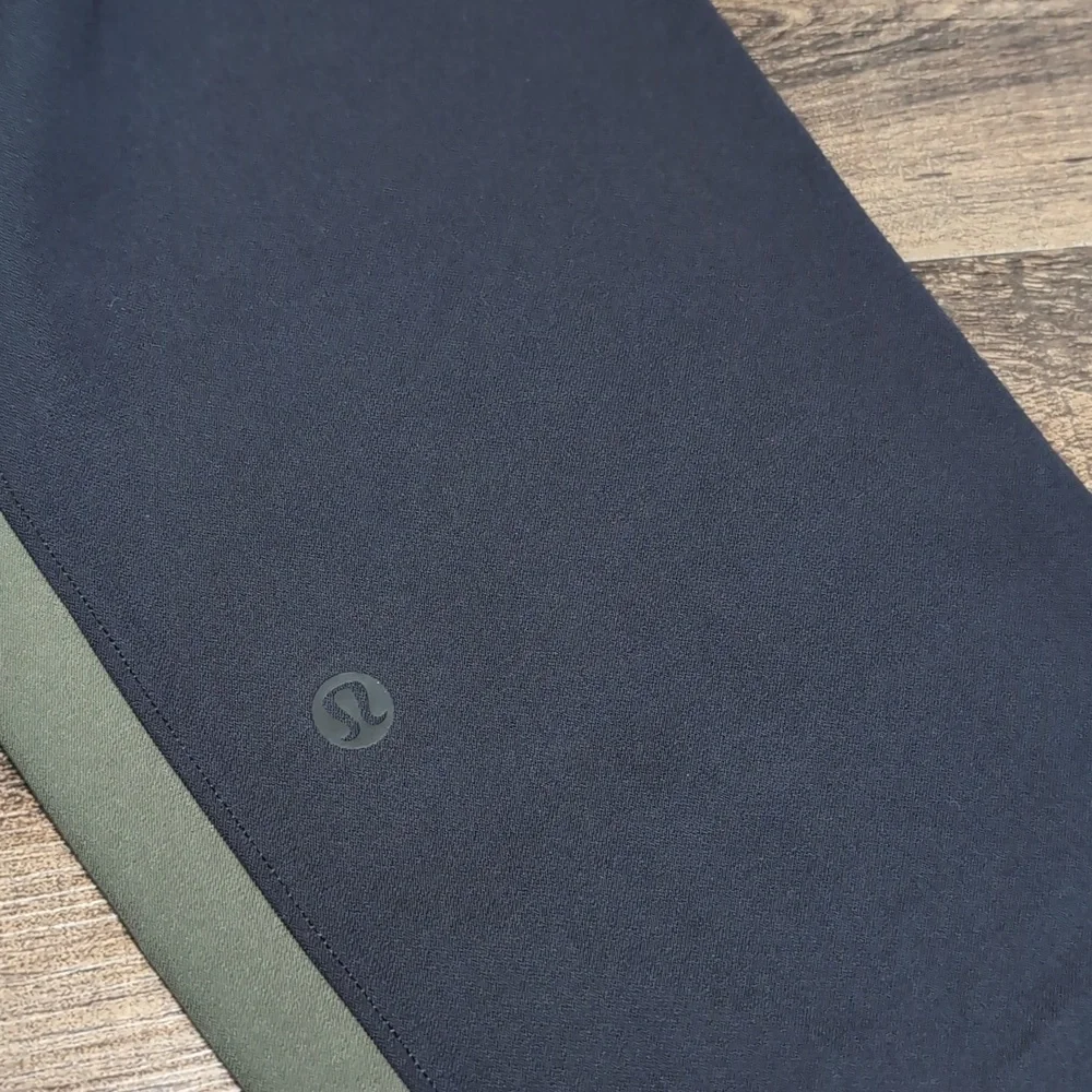 Lululemon On The Fly Pant Woven *Track Stripe Black / Dark Olive | 14 - Picture 9 of 12